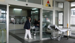 Ospedale Cardarelli Napoli - Romeno ustionato a Rossano muore al Cardarelli - Il romeno ustionato, su diverse parti del corpo, non ce l'ha fatta nonostante il trasferimento da Rossano al Cardarelli di Napoli, ieri ha spirato l'ultimo respiro