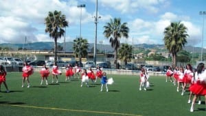 Le Majorettes di Parenti al Primo Torneo Le Scuole del Cuore a Cosenza - Primo Torneo Scuole del Cuore Cosenza - Primo Torneo di Calciotto Le scuole del cuore, vince la solidarietà - Una giornata, quella de Le Scuole del Cuore, dedicata allo sport con il Primo Torneo di Calciotto ma anche a promuovere l'associazione GianMarco De Maria