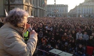 Comizio Beppe Grillo - Beppe Grillo a Rende? Notizia infondata