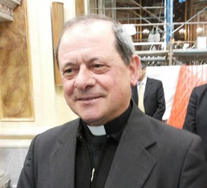 Monsignor Francesco Oliva - Monsignor Francesco Oliva, perfettamente allineato al nuovo corso della Chiesa, ha detto di non volere omaggi per il suo insediamento ma di destinare tutto alla Caritas Diocesana