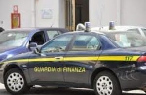 Polizia tributaria - Truffa fondi pubblici, contestato anche danno erariale