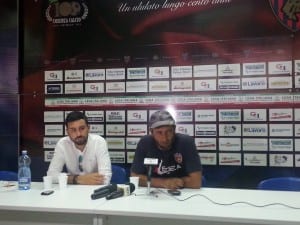 Mister Roberto Cappellacci in conferenza stampa