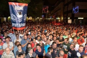 I numerosi tifosi presenti - Presentazione Cosenza calcio: curva sud a 10 euro e nuova maglia