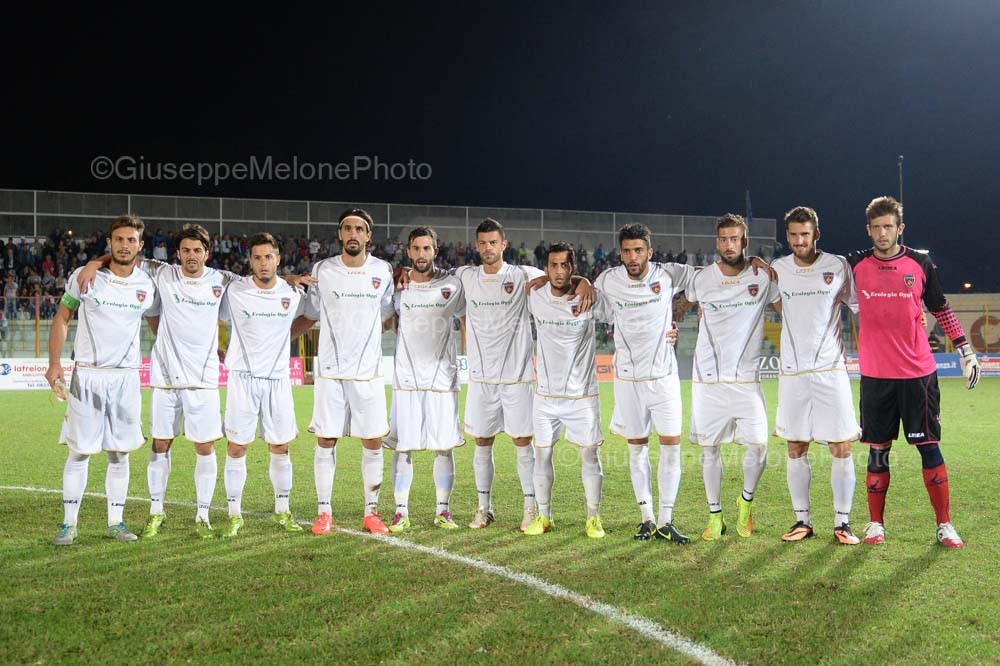 La formazione iniziale del Cosenza a Caserta Foto Melone