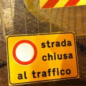 strada chiusa al traffico