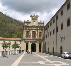piazzale santuario paola