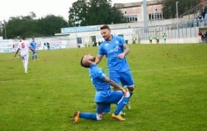 Arcidiacono mima il lupo