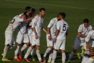 La gioia dei calciatori del Cosenza dopo laver espugnato il Ceravolo dopo 64 anni nel match di Coppa Italia