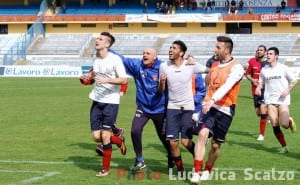 Simone Ciancio con mister Roselli, Cesca e Tedeschi