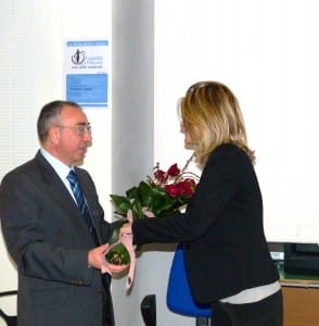 Federica Angeli con il dirigente scolastico Leopoldo Di Pasqua