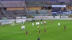 calcio di punizione per il Cosenza