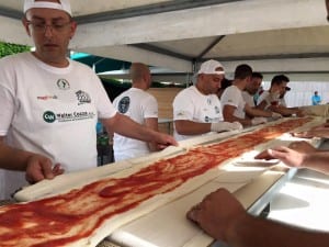 La pizza più lunga del mondo 14 giugno 2015 Rende - Guiness World Record - 1