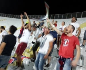 I sostenitori rossoblù presenti nella Curva Nord del "Del Duca" di Ascoli. Foto MARIKA PARADISO