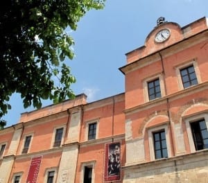 "Tra passato e presente. Natale a Palazzo Arnone", a Cosenza spazio all'arte antica e contemporanea