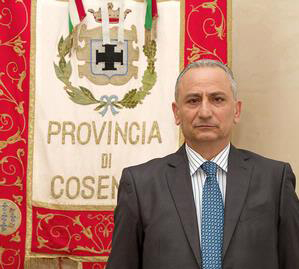 Franco Bruno consegna a Renzi e Del Rio, la richiesta di ammodernamento della Statale 106