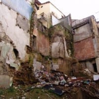 Edifici a rischio crollo nel centro storico di Cosenza