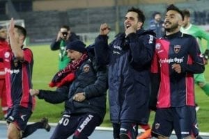 La carica di Roselli e dei suoi uomini in un fine partita