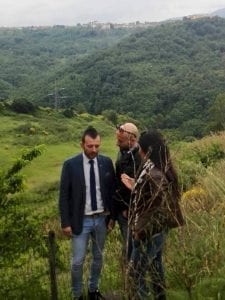 Luca Tiano e Gemma Salfi presso la ex discarica di Sant'Ippolito