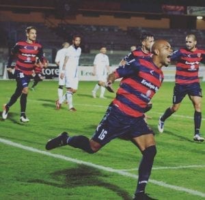 la gioia di Baclet dopo il goal del pareggio(ph presa dal sito ufficiale del Cosenza)