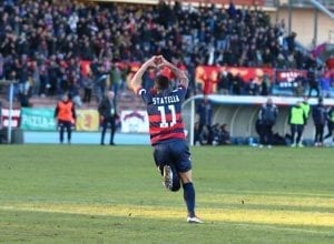 La tipica esultanza di Statella dopo il gol del momentaneo vantaggio (photo ilCosenza.it)