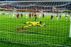 Il penalty parato da Pisseri a Iemmello