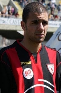 Caccetta con la maglia del Foggia