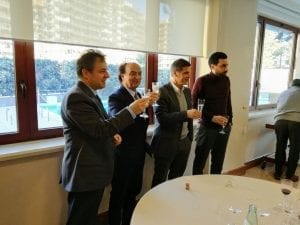 Il brindisi durante il brunch post conferenza