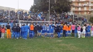I giocatori del Siracusa sotto la curva a fine partita (photo Visicale)