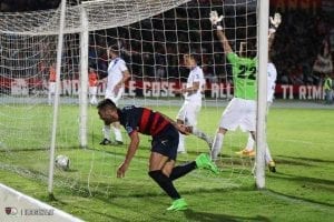 Statella ha appena realizzato il gol vittoria (photo Il Cosenza.it)