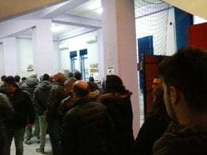 File ai botteghini dello store, solo un lontano ricordo
