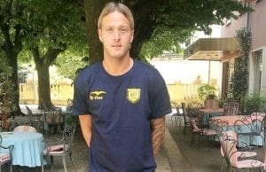Capece con la sua nuova maglia (photo SSJuveStabia.it)