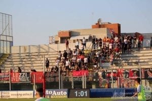 Tifosi rossoblu a Monopoli (photo Mavilio)