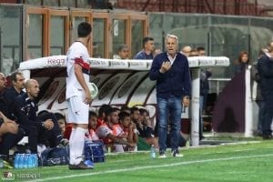 Braglia da indicazioni a Corsi (photo Cosenza Calcio)