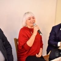 Darinka Montico al microfono