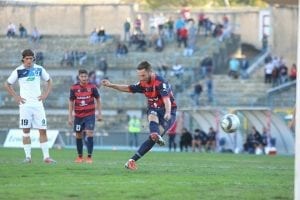 Il rigore trasformato da Loviso (photo CosenzaCalcio)