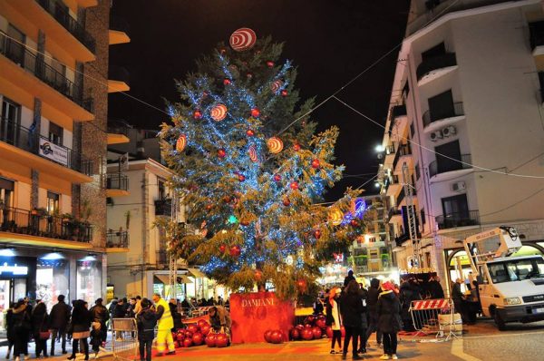 Accensione dell'albero a Cosenza 2017