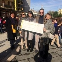 Assegno per la Fondazione Lene Thun