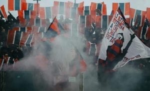 Coreografia dei tifosi rossoblu (photo Cavaliere)