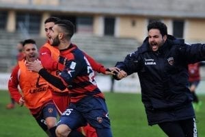 Tutino esulta dopo il gol del 2-1 (photo Rosito)