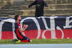 Un'esultanza di Elio Calderini sotto la Curva Sud
