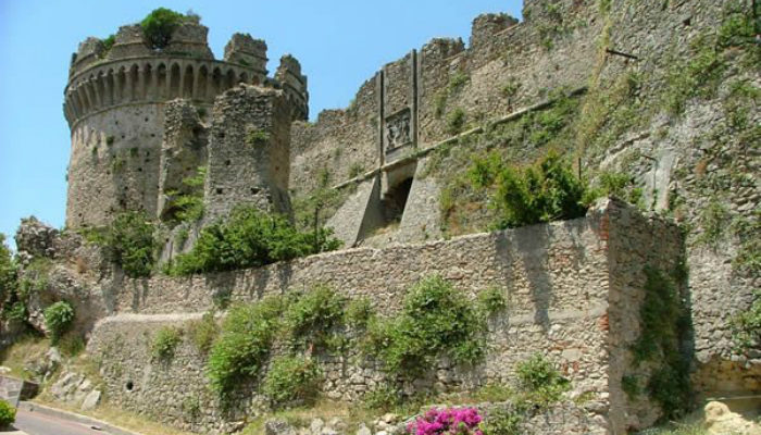 Il Castello Aragonese di Belvedere Marittimo