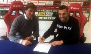 La firma di Statella (photo TernanaCalcio.com)