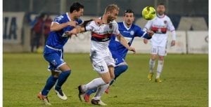 Perez braccato dagli avversari (photo Dazzeo)