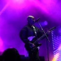 Skin suona la chitarra a Cosenza