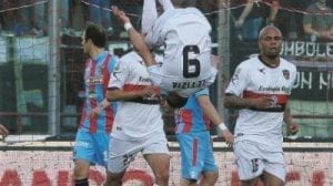 La capriola di Letizia dopo il gol del vantaggio (Catania-Cosenza 2016/17)