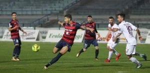 Dermaku tenta la girata in area (photo IlCosenza.it)