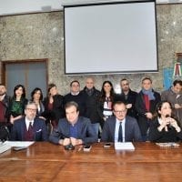 Occhiuto in presenza dei giornalisti