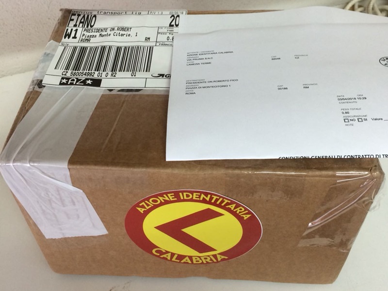 Azione Identitaria Calabria, pacco di fichi