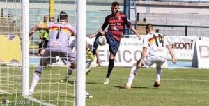 Mirko Bruccini nell'unico spunto positivo della gara (ph. IlCosenza.it)