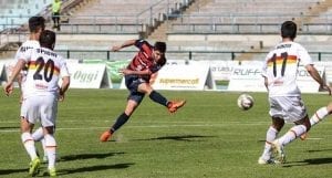 Calamai spreca una clamorosa palla gol (ph. IlCosenza.it)